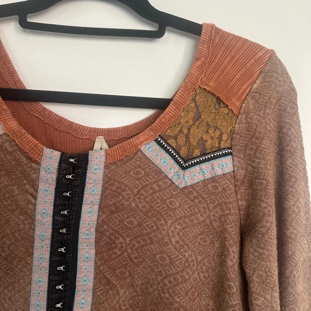 BKE Boho Patchwork‎ Long Sleeve Top – Size S - Picture 3 of 7